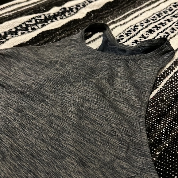 Athleta Reverb Muscle tank - Picture 3 of 6